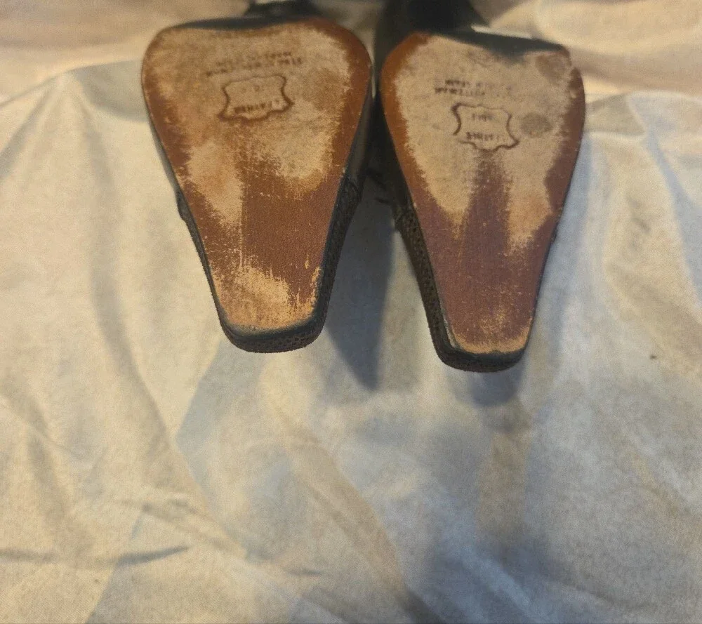 0Stuart Weitzman Dark Brown Leather Bow-Detail Pumps